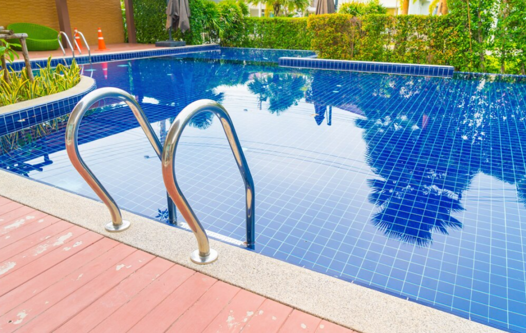 commercial pool repair
